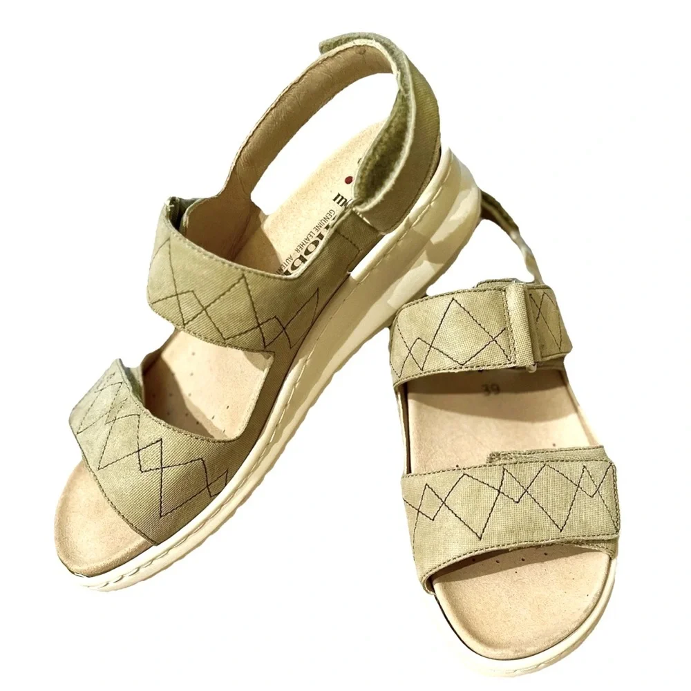 MEPHISTO BRITANY SANDALS - LIGHT KHAKI LIAM - SIZE 8.5 (EURO 39)